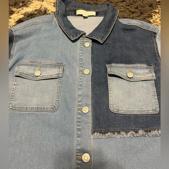 Women’s Patched Denim Button Down Shirt - Picture 5 of 10